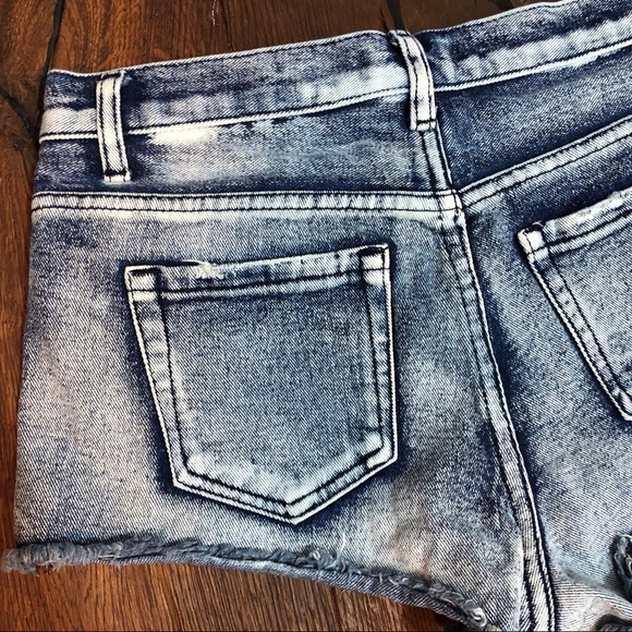 \Forever 21\• High Rise Cutoffs - Picture 8 of 9